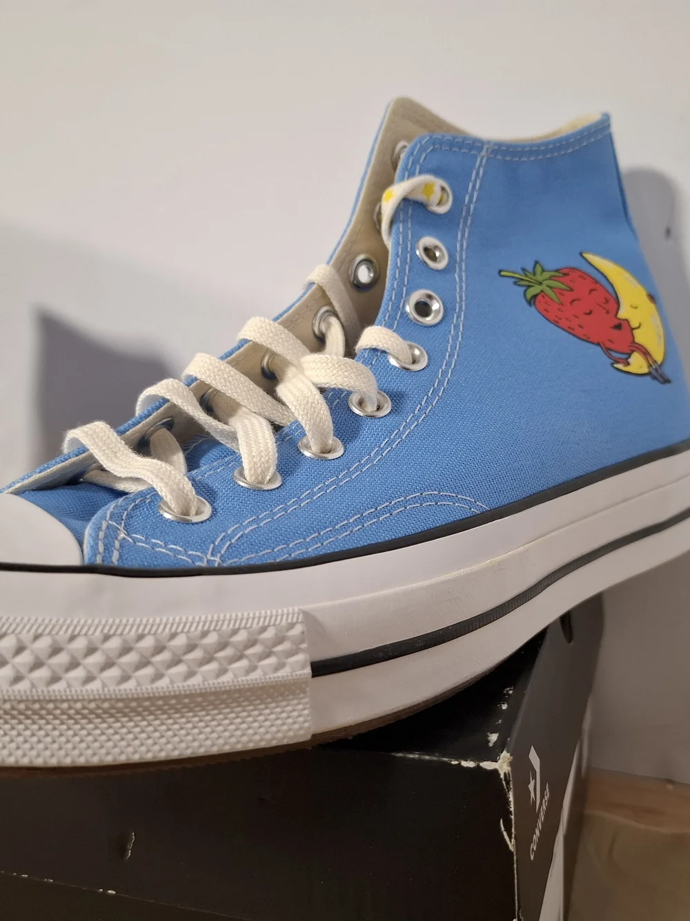 Converse Kids Low-Top Canvas Sneakers in Sky Blue and White